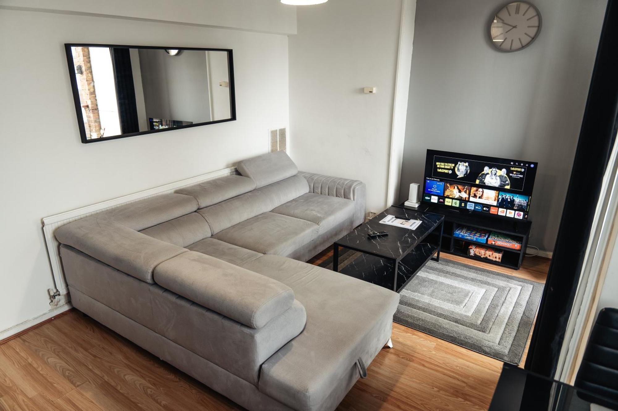 Shard View 2 Bed Entire Flat Apartment Londra Exterior foto